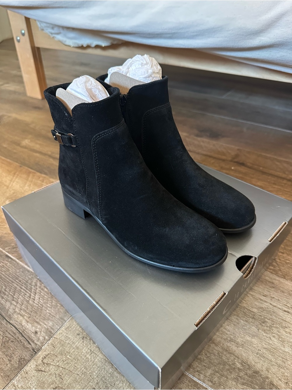 La Canadienne Sicilia Suede Ankle Boots